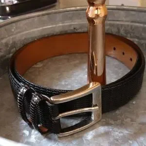 Trafalgar | Accessories | Trafalgar Textured Black Leather  display picture 3